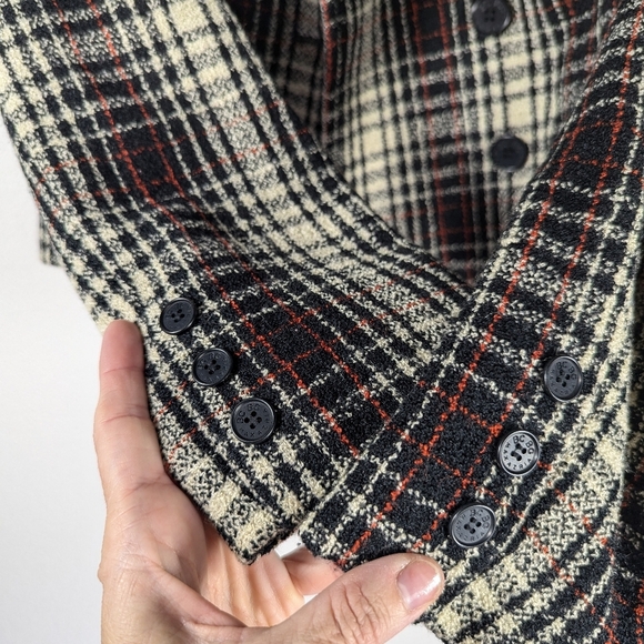 Vintage BCBG Max Azria Wool Blend Plaid Cropped Double Breasted Blazer 2 - Picture 14 of 14